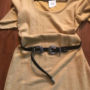2/40$ NWT stunning dress 👗 With belt!!